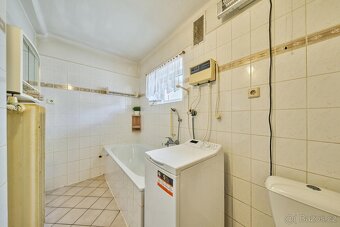 Prodej rodinného domu se 2 byty, dvougaráží a zahradou v Tru - 15