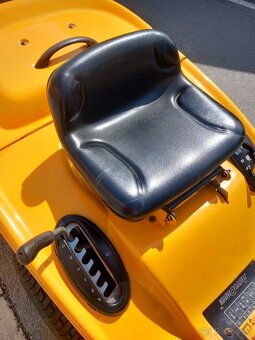 Prodám zahradní traktor MTD 13Hp - 15