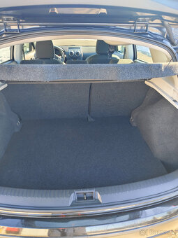Nissan Qashqai 1.6i, r.v 2011, pouze 45083 tkm  - 15