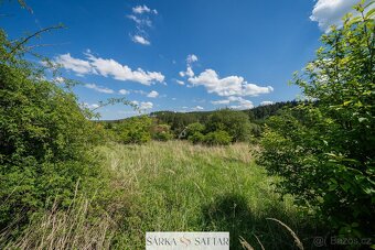 Prodej pozemku 1200m2 k výstavbě RD s výhledem na les v oblí - 15