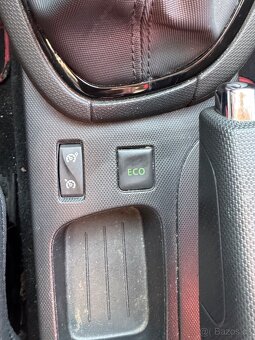 RENAULT CLIO III 0.9 TCE 66kw MODEL 2013 SERVISKA 8xALU KOLA - 15