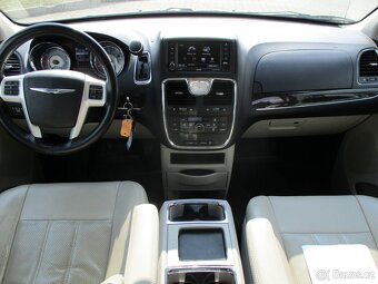 CHRYSLER TOWN & COUNTRY 3,6L V6 211kw LPG odp. DPH 2015 - 15