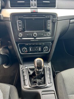 ŠKODA SUPERB COMBI 2.0TDI 125 KW ELEGANCE TOP STAV BEZ KOSME - 15