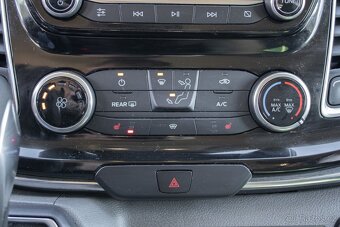 Ford Tourneo Custom 2.0 TDCi 185 Tit. L2 T320 A/T - Záruka - 15