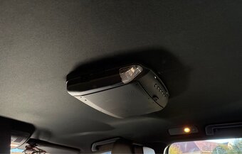 VW Touareg 3.0 V6 176kW 2011 rodinný - 15