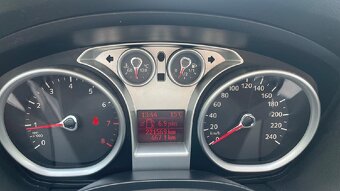 Ford Focus 1.6 // 74 kW // RV 3/2010 // - 15