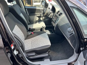SUZUKI SX4 1.6i 88KW 1.MAJITEL 35000KM NAVIG.TAŽNÉ VYHŘ.SED. - 15