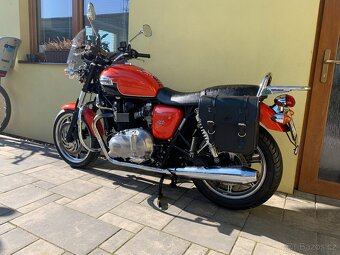 Triumph Bonneville SE - 15