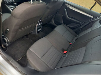 Škoda Octavia 1.6 TDi-digiklima-ČR-serviska - 15
