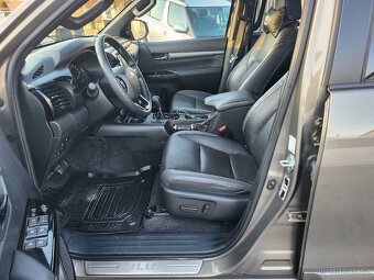 TOYOTA HILUX INVINCIBLE DOUBLE CAB, 2,8D - 4D 150 KW - 15