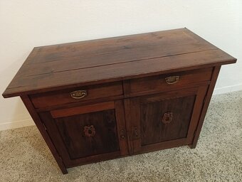 Starožitná komoda, nábytek z masívu, Nábytek s příběhem - 15