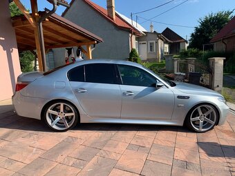 BMW M5 e60 V10 SilverStone II - 15