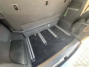 VW Multivan 6.1,110kW,DSG,Alcantara,DPH,kamera, - 15