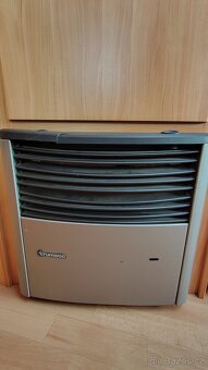 Adria Adora 502 UK solar 2m/trakční baterie 1600Wh/měnič - 15