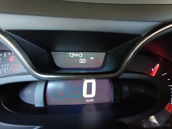 Renault Captur 1,3 Limited TCe 130 GPF , 1.majitel - 15