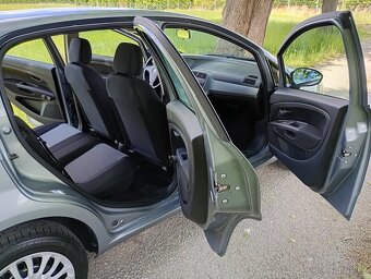 FIAT GRANDE PUNTO 1.2i-8V /51 kW/,1.MAJITEL. - 15