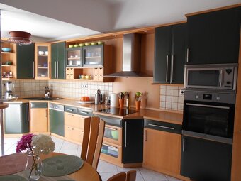 Prodej krásného RD se zahradou u Hradce Králové - 15