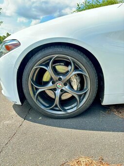 P: Alfa Romeo Giulia Super 2,0T 280HP RWD 2019 - 15