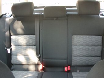 Škoda Octavia 1,6Mpi Kombi 1.majitel,serviska,PDC - 15