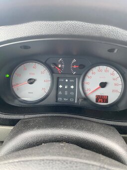 Renault Kangoo 1.5dci 60kw 5 míst - 15