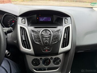 Ford Focus MK3 1.6i Benzín 77kw 2012 Serviska Nová STK DOVOZ - 15