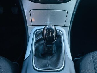 Opel Insignia 2.0CDTI 103kW MANUÁL LED NAVI VÝHŘEV SERVISKA - 15