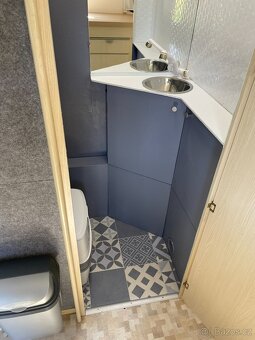 Obytný přívěs Knaus po kompletní rekonstrukci - 15