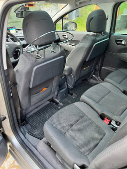 PEUGEOT 5008 2,O HDi Allure - 15