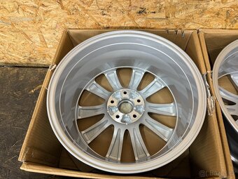ORIGINÁLNÍ ALU KOLA HYUNDAI I40 8Jx18 ET46 5X114,3 - 15