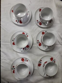 Prodám různé porcelánové a skleněné cukřenky, dózy, hrnky. - 15