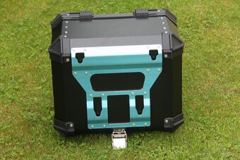 nový motokufr 45 l - na jednu velkou přilbu - 15