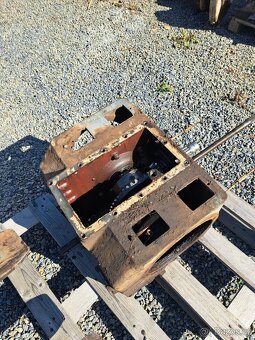 Díly zetor uřI - 15