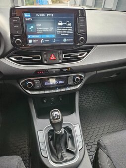 Hyundai i30 kombi 1.6crdi 85kw r.v 3/2021kamera 2x klič -ČR - 15