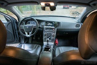Volvo V60 2.0 D2 88kw VEA, r.v. 2017, man. převodovka - 15