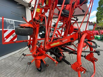 Obraceč sena, píce KÜHN GF 8702 - 15
