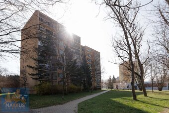 Pronájem prostorného bytu 1+kk (40,2 m2) s lodžií a sklepem, - 15