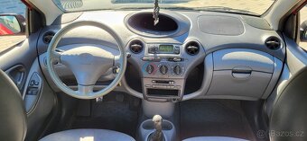 Toyota Yaris 1,0i - 50kw. Jezdí krásně - STK+EM do 9/2026 - 15