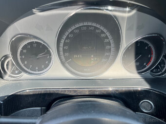 MERCEDES-BENZ E  250 CDi  150 Kw 4MATIC ČR - 15
