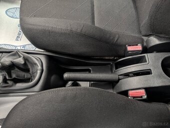 Peugeot 207 1,4 i - 15