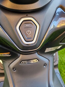 Yamaha t max 560 TECH MAX r.v.2023 - 15