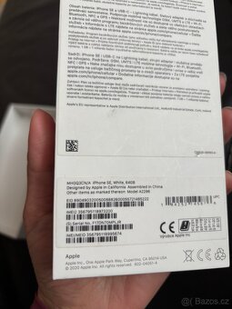 iPhone SE 64GB 2020 - 15