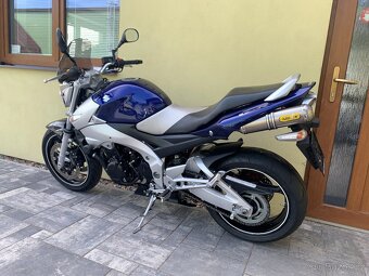 Suzuki GSR 600 - 15