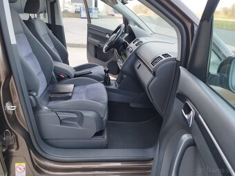 VW TOURAN 2.0TDI, 103KW, SERVISNÍ KNIHA - 15
