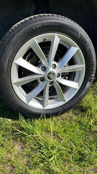 ŠKODA YETI 2.0TDI DSG 4x4 model 2018 110kw LED XENONY TAŽNÉ - 15