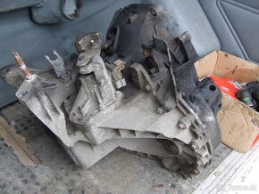 Prodám motory  a převodovky na Fordy - 15