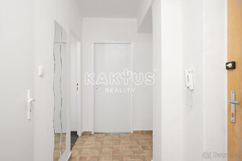 Pronájem částečně zařízeného bytu 3+kk (59 m2), ulice Vardas - 15