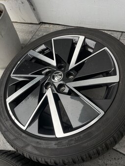 Škoda Vega R18 Octavia 225/45/18 - 15