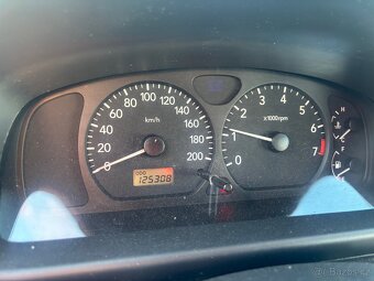 Suzuki wagon 1,3 i 66kw  4x4 rok 2004 - 15