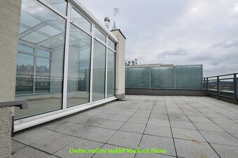 Pronájem velkého bytu s terasou, 2x park,stání, 2x sklep - 15