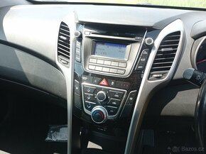 Hyundai i30 1.6 CRDi blue drive active náhradní díly - 15